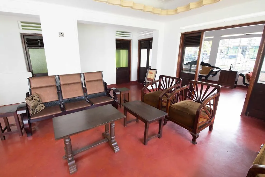 Hotel Hamilton House Negombo 2*,