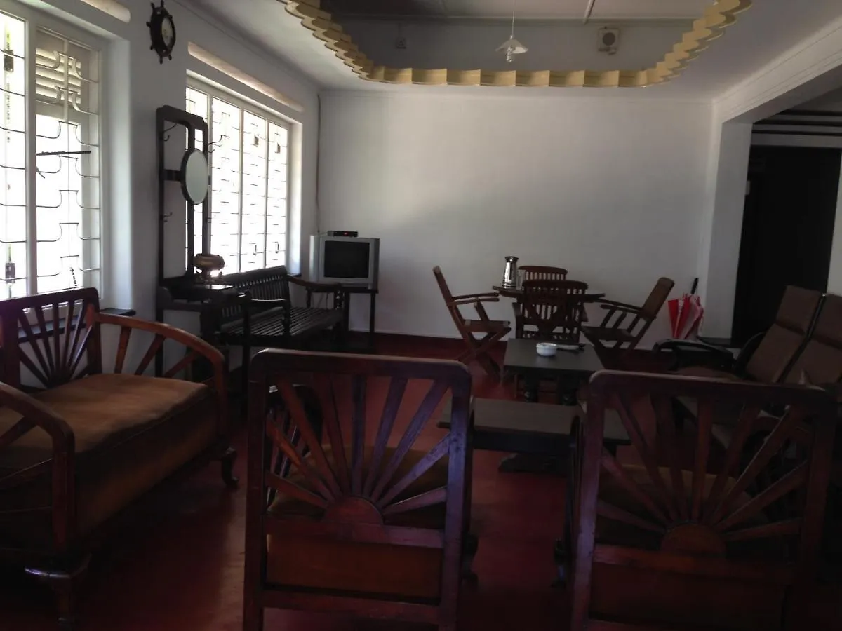 Hotel Hamilton House Negombo 2*,